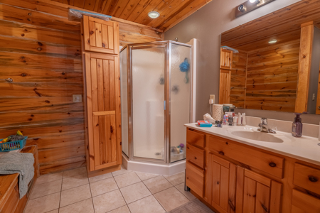 Beautiful Lakefront Home on Lake Arbutus, WI - image 17