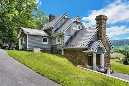 Modern Log Home on 125+ Acres Bordering National Forest - image 29