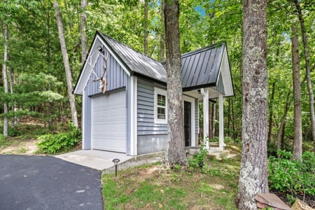 Modern Log Home on 125+ Acres Bordering National Forest - image 34