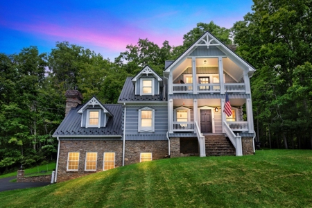 Modern Log Home on 125+ Acres Bordering National Forest - image 1