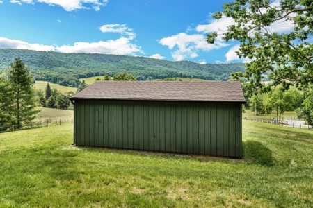 Modern Log Home on 125+ Acres Bordering National Forest - image 40
