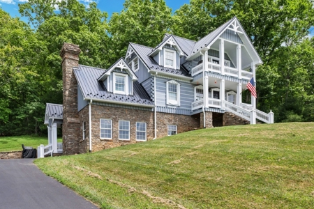 Modern Log Home on 125+ Acres Bordering National Forest - image 26