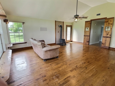 3 Bed Home on 1.99 Acres in Brownwood TX with Shop - image 7