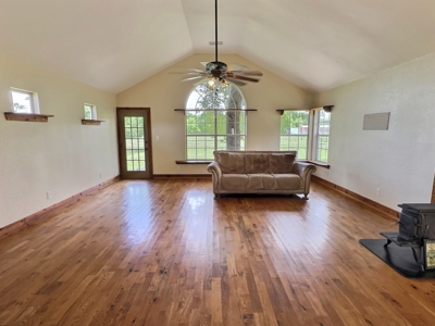 3 Bed Home on 1.99 Acres in Brownwood TX with Shop - image 6