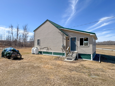Charming 2 Bedroom Home in the Quiet Country - Prentiss, ME - image 4