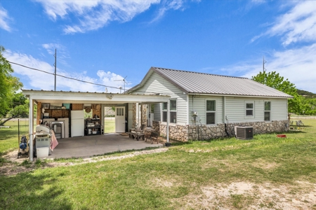 Glen Rose, Texas Home For Sale - image 4