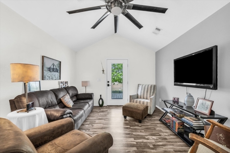 Glen Rose, Texas Home For Sale - image 10