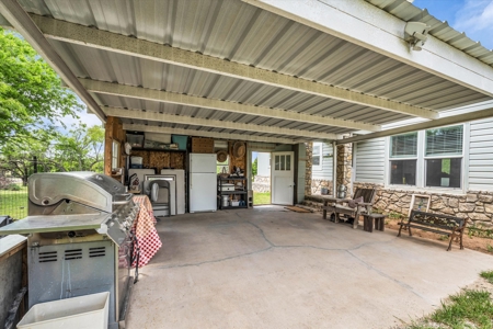 Glen Rose, Texas Home For Sale - image 5