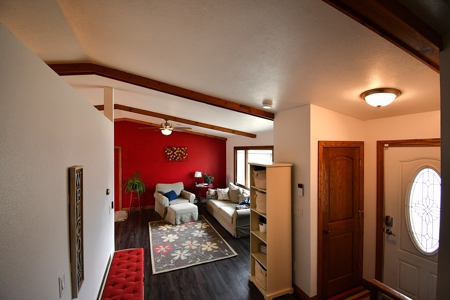 4 Bedrooms 2 Bath Home in Glendive, MT - image 1