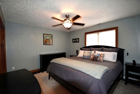 4 Bedrooms 2 Bath Home in Glendive, MT - image 2