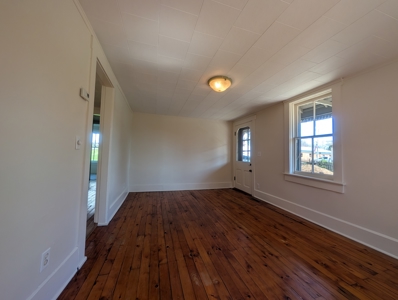 Charming Historic Home in Somerset Village - image 17