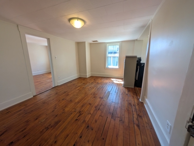 Charming Historic Home in Somerset Village - image 19