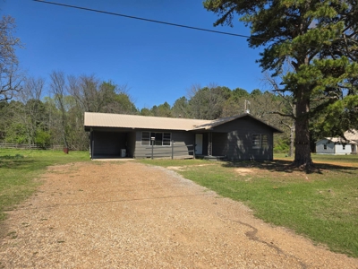 3 Bedroom Home for Sale in Antlers, Oklahoma - image 1