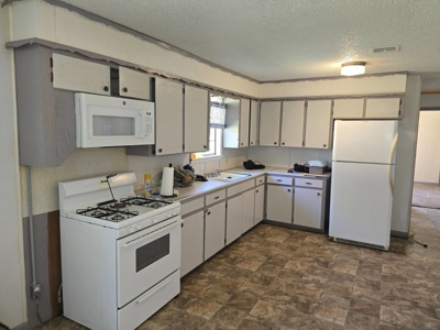 3 Bedroom Home for Sale in Antlers, Oklahoma - image 10