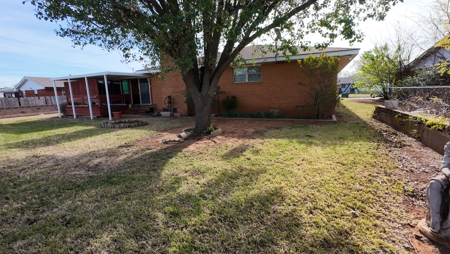 Large Three Bedroom Home For Sale!! - image 23