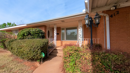 Large Three Bedroom Home For Sale!! - image 3