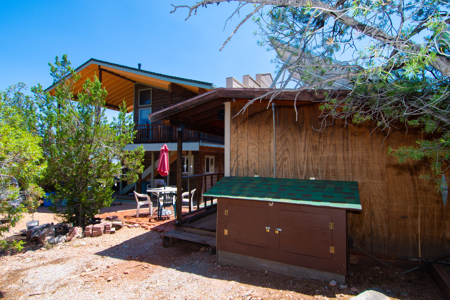 Off-grid Mountain Retreat for Sale in Northern Arizona - image 31