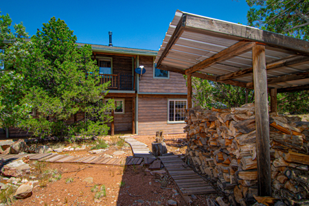Off-grid Mountain Retreat for Sale in Northern Arizona - image 29