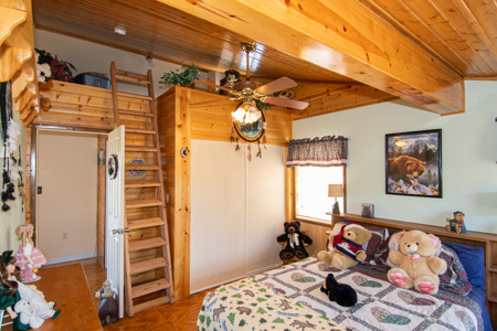 Off-grid Mountain Retreat for Sale in Northern Arizona - image 23