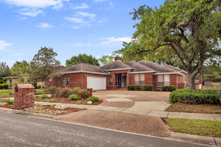 Prestigious Home in Calallen, Wood River Subdivision - image 1