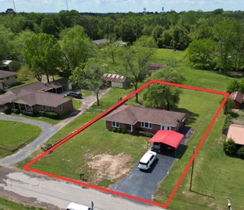 Charming Brick Home in East Texas town of Linden, TX - image 25