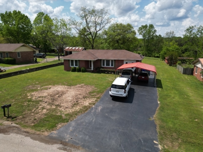 Charming Brick Home in East Texas - image 6