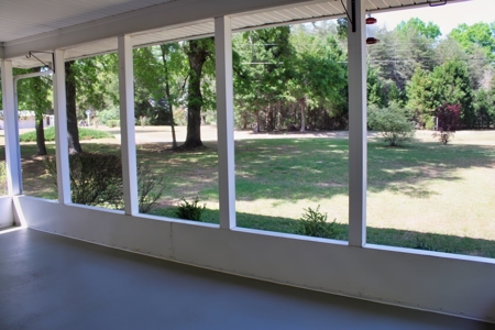 Brick Home with Workshop in Cheraw, SC - image 24