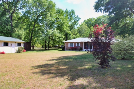 Brick Home with Workshop in Cheraw, SC - image 26