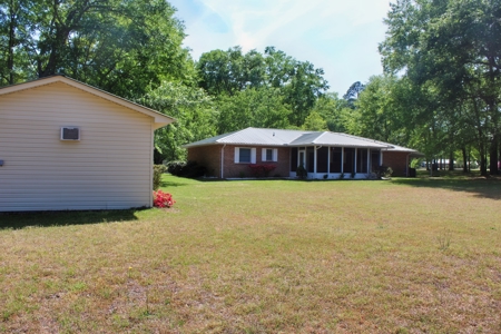 Brick Home with Workshop in Cheraw, SC - image 11
