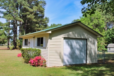 Brick Home with Workshop in Cheraw, SC - image 25