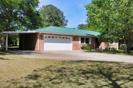 Brick Home with Workshop in Cheraw, SC - image 31