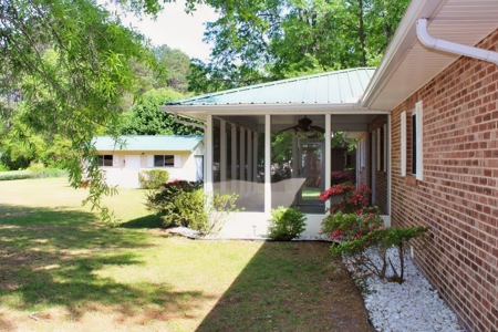 Brick Home with Workshop in Cheraw, SC - image 29