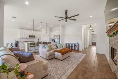 Beautiful Home for sale in Weatherford, TX - image 14