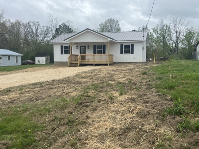 Charming New Construction 2 Bed-2 Bath Near Collinwood, TN! - image 2