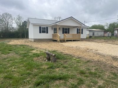 Charming New Construction 2 Bed-2 Bath Near Collinwood, TN! - image 1