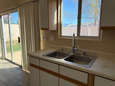 2BR/2BA with Garage & Private Yard – Kingman - image 3