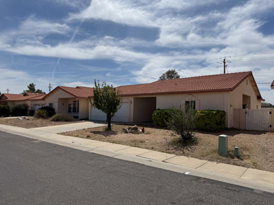 2BR/2BA with Garage & Private Yard – Kingman - image 2