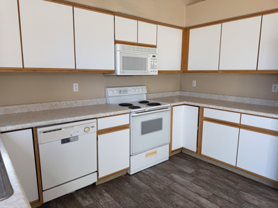 2BR/2BA with Garage & Private Yard – Kingman - image 5