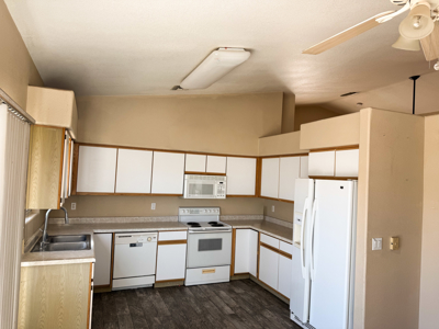 2BR/2BA with Garage & Private Yard – Kingman - image 27