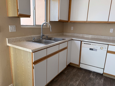 2BR/2BA with Garage & Private Yard – Kingman - image 4