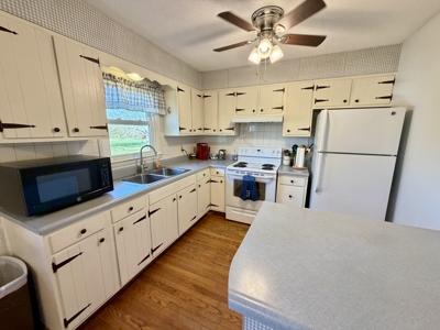 Beautiful 4 Bedroom Home for Sale in Salem, Missouri - image 12