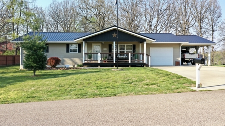 Move-In Ready 3 Bedroom Home for Sale in Salem, Missouri - image 2