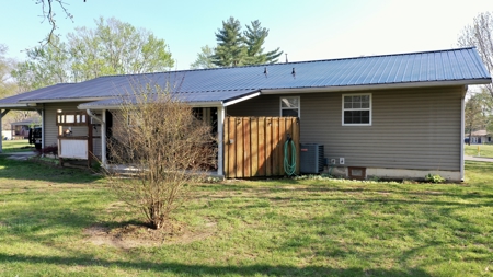 Move-In Ready 3 Bedroom Home for Sale in Salem, Missouri - image 6