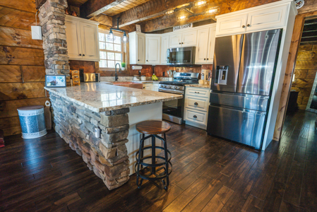 Custom Log Cabin for Sale in Hillsville, VA - image 4