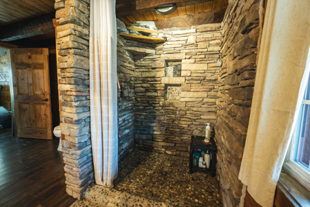 Custom Log Cabin for Sale in Hillsville, VA - image 16