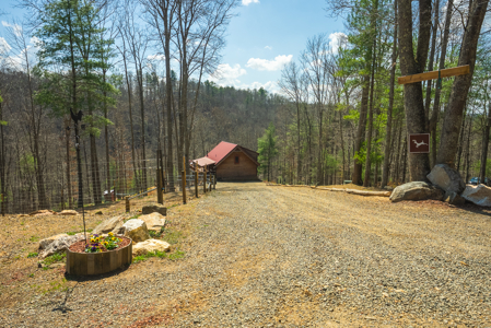 Custom Log Cabin for Sale in Hillsville, VA - image 49