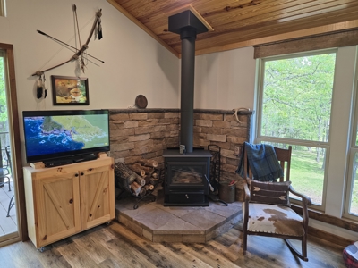 Country Home & Turnkey Recreational Property - image 15