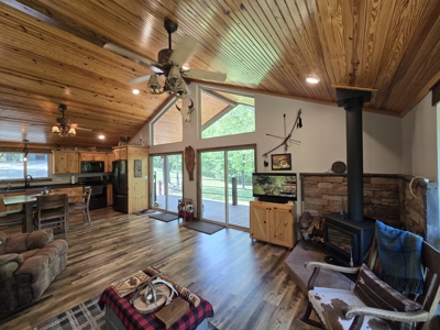 Country Home & Turnkey Recreational Property - image 9