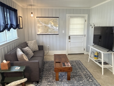 Home in Town in Washington, NC - Near Jack's Creek - image 6