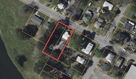 Home in Town in Washington, NC - Near Jack's Creek - image 1